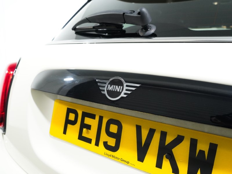 2019 (19) MINI HATCHBACK 2.0 Cooper S Sport II 5dr 3499848