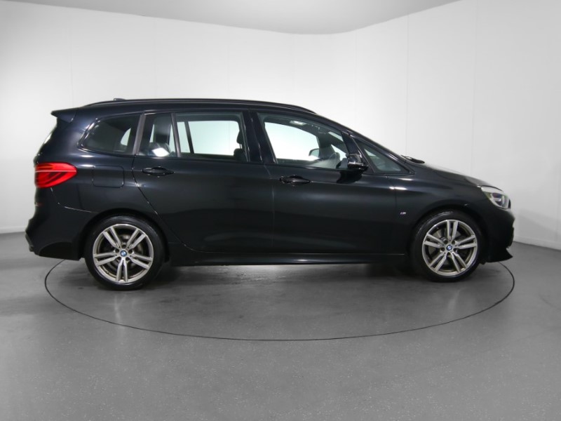 2019 (19) BMW 2 SERIES 220d xDrive M Sport 5dr Step Auto 3499282