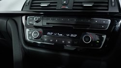 2019 (19) BMW 4 SERIES 420i M Sport 2dr Auto 3540328