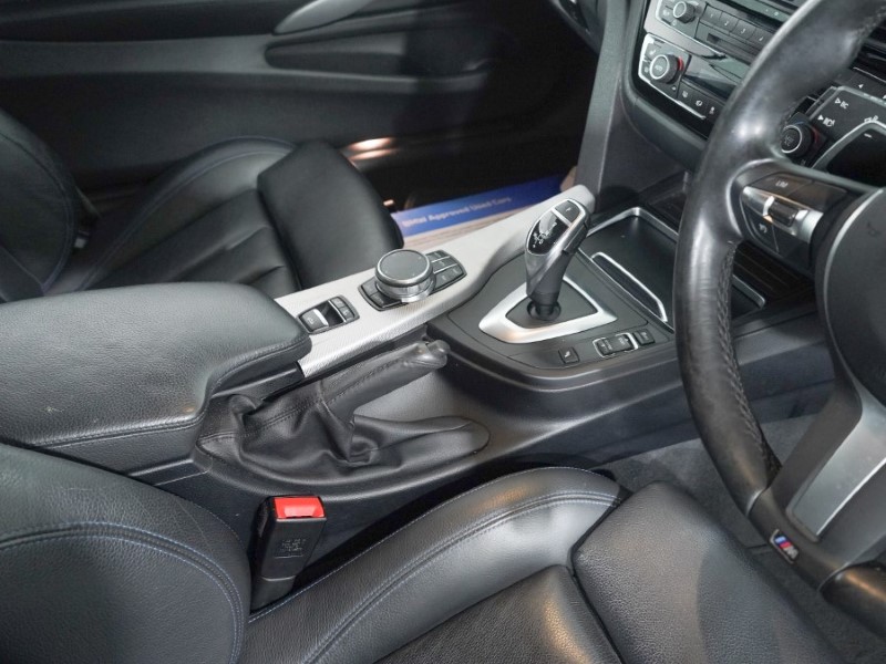 2019 (19) BMW 4 SERIES 420i M Sport 2dr Auto 3540318