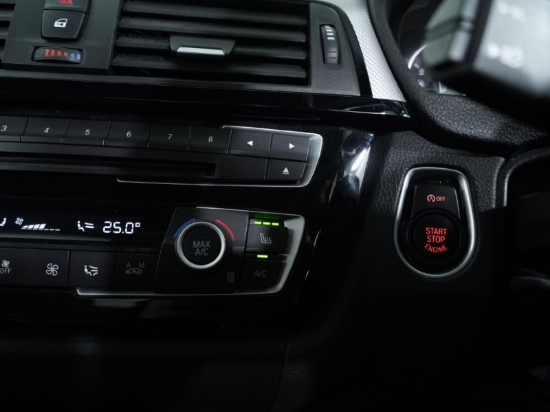 2019 (19) BMW 4 SERIES 420i M Sport 2dr Auto 3540325