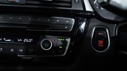 2019 (19) BMW 4 SERIES 420i M Sport 2dr Auto 3540325