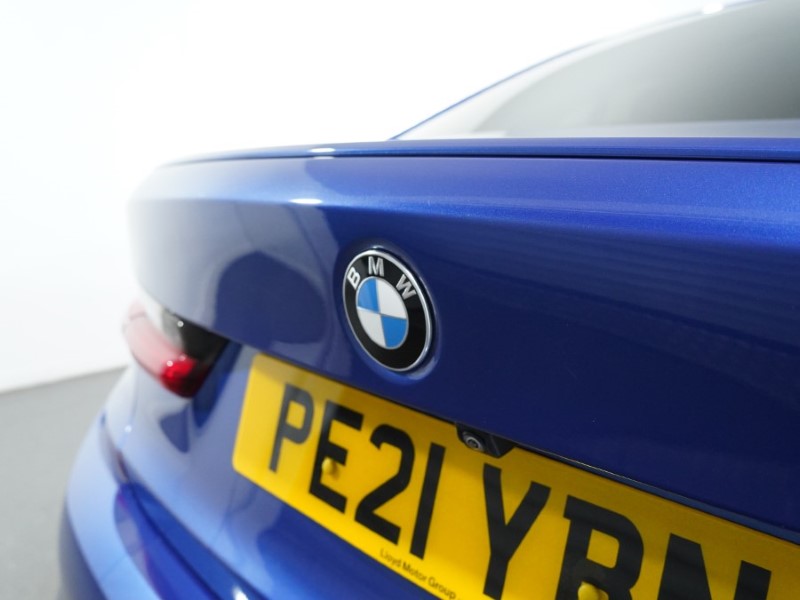 2021 (21) BMW 3 SERIES 320i M Sport 4dr Step Auto 3542346