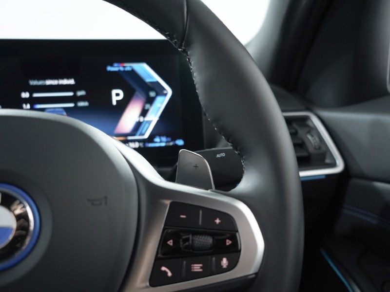 2024 (73) BMW 3 SERIES 330e M Sport 4dr Step Auto 3524188