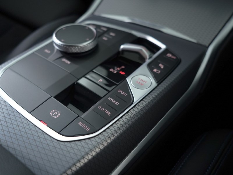 2024 (73) BMW 3 SERIES 330e M Sport 4dr Step Auto 3524184