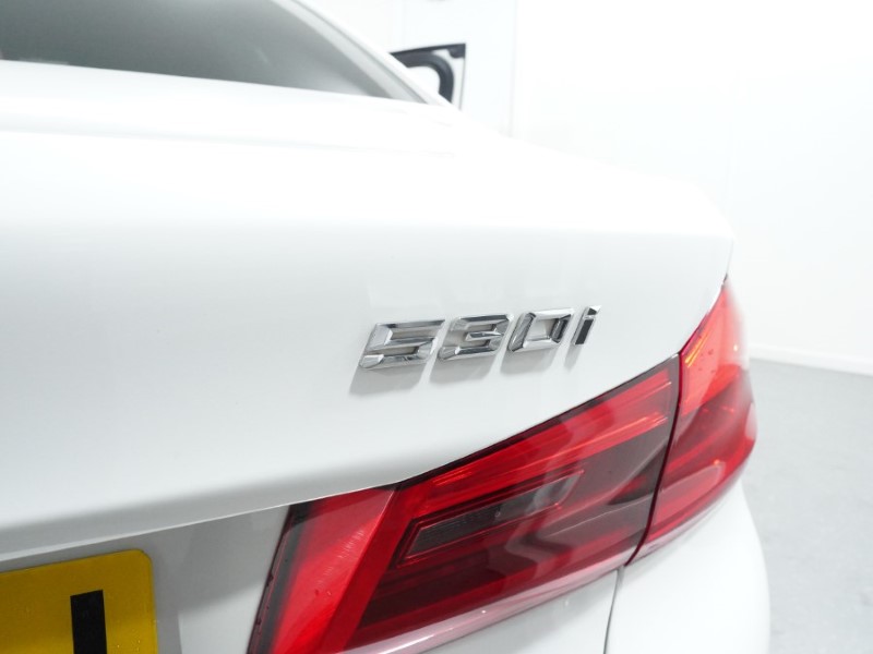 2018 (68) BMW 5 SERIES 530i M Sport 4dr Auto 3555359