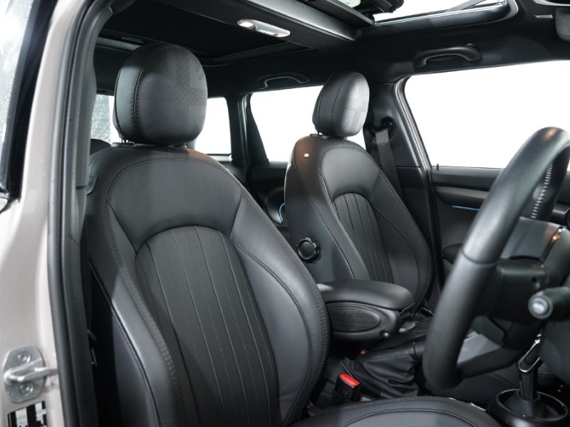 2023 (23) MINI HATCHBACK 1.5 Cooper Exclusive Premium Plus 5dr Auto 3561264