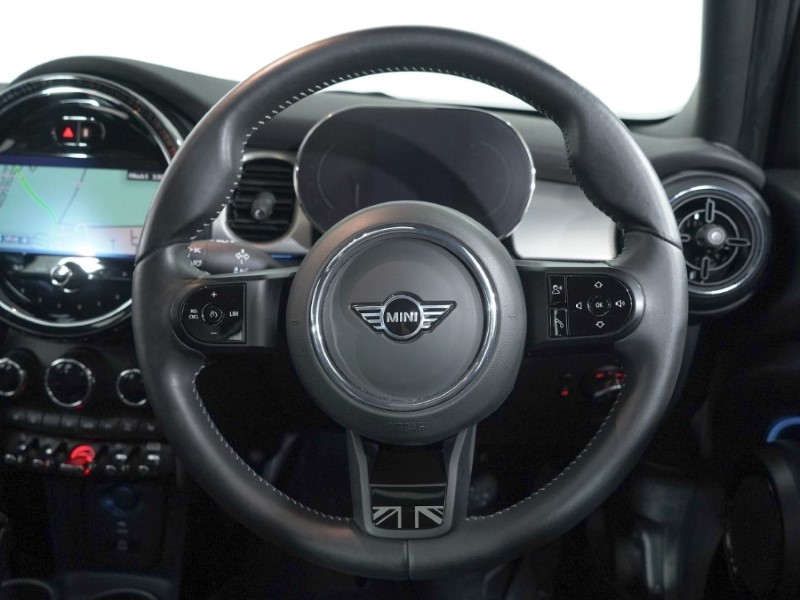 2023 (23) MINI HATCHBACK 1.5 Cooper Exclusive Premium Plus 5dr Auto 3561274