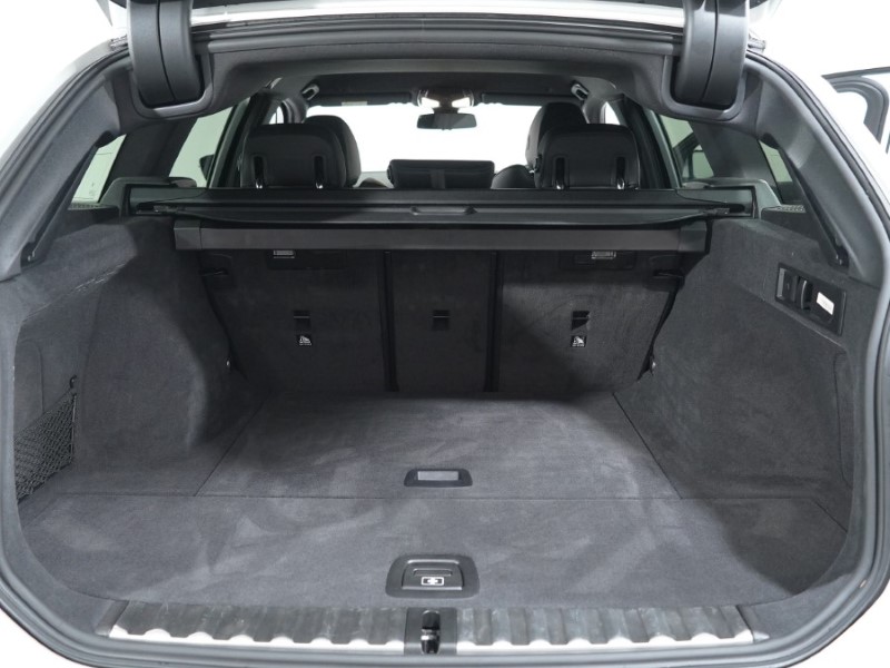 2024 (24) BMW 3 SERIES 320i M Sport 5dr Step Auto 3628604