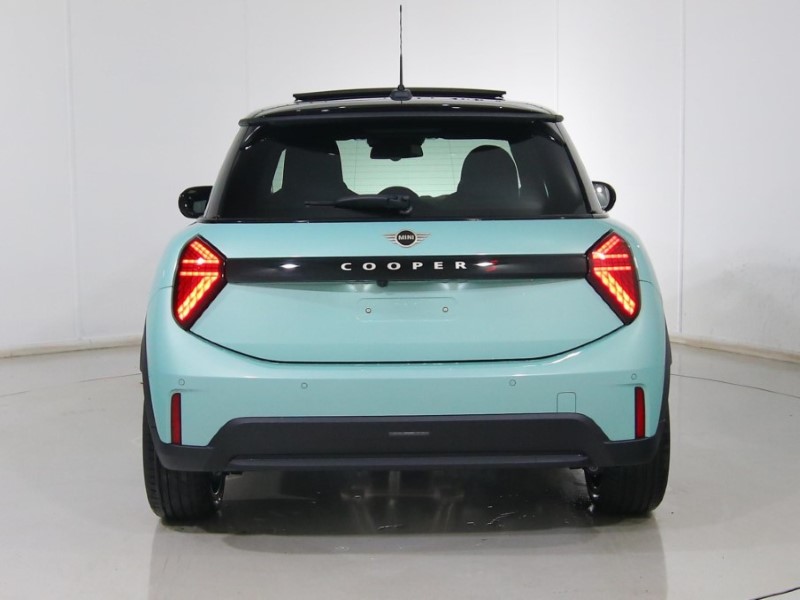 2025 (25) MINI COOPER 2.0 S Exclusive 3dr Auto 4620352