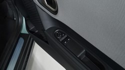 2025 (25) MINI COOPER 2.0 S Exclusive 3dr Auto 4620360