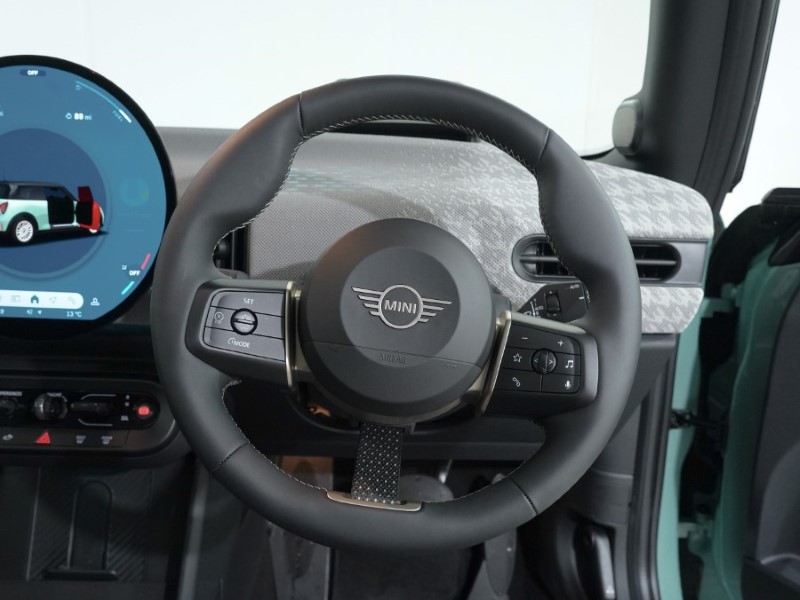 2025 (25) MINI COOPER 2.0 S Exclusive 3dr Auto 4620368