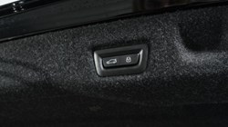 2025 (25) BMW 5 SERIES 520i M Sport 4dr Auto 4848520