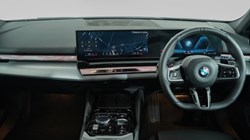 2025 (25) BMW 5 SERIES 520i M Sport 4dr Auto 4848535