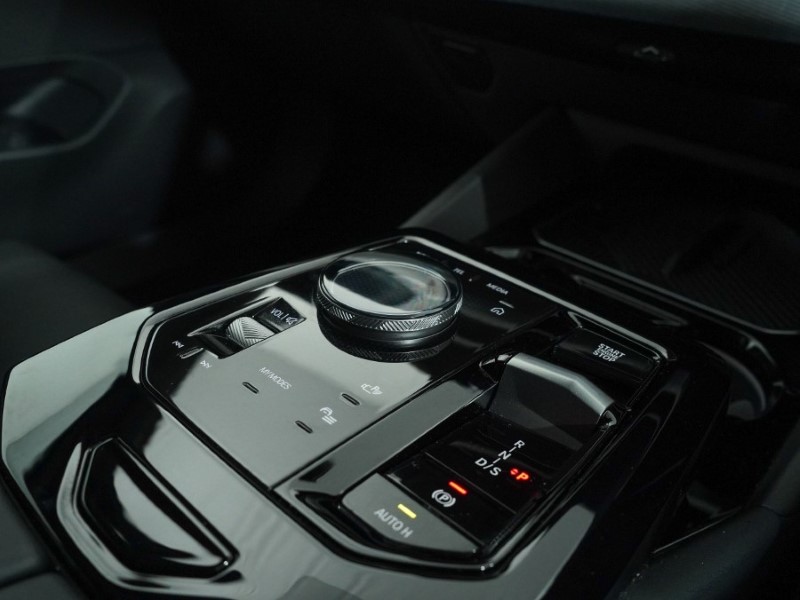 2025 (25) BMW 5 SERIES 520i M Sport 4dr Auto 4848543