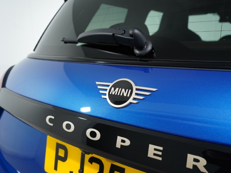 2025 (25) MINI COOPER 2.0 S Exclusive 3dr Auto 4620201