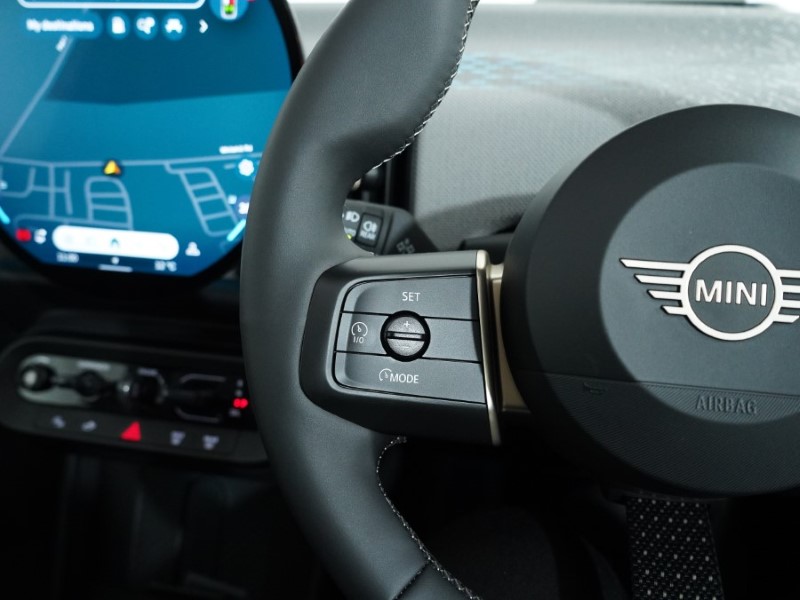 2025 (25) MINI COOPER 2.0 S Exclusive 3dr Auto 4620223