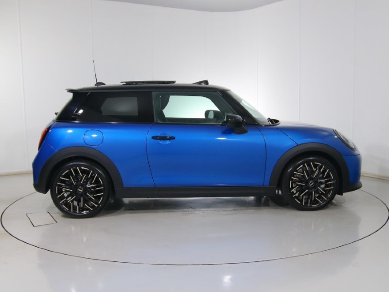 2025 (25) MINI COOPER 2.0 S Exclusive 3dr Auto 4620200