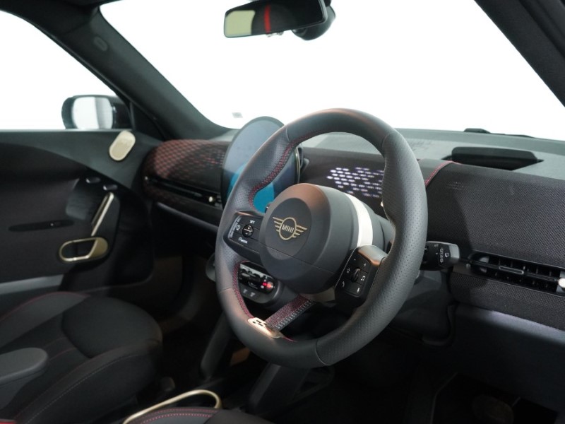 2025 (25) MINI ACEMAN 135kW E Classic [Level 2] 43kWh 5dr Auto 5017293