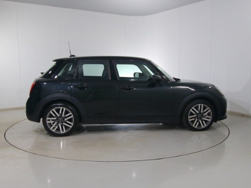 2025 (25) MINI COOPER 1.5 C Classic 5dr Auto 5017316