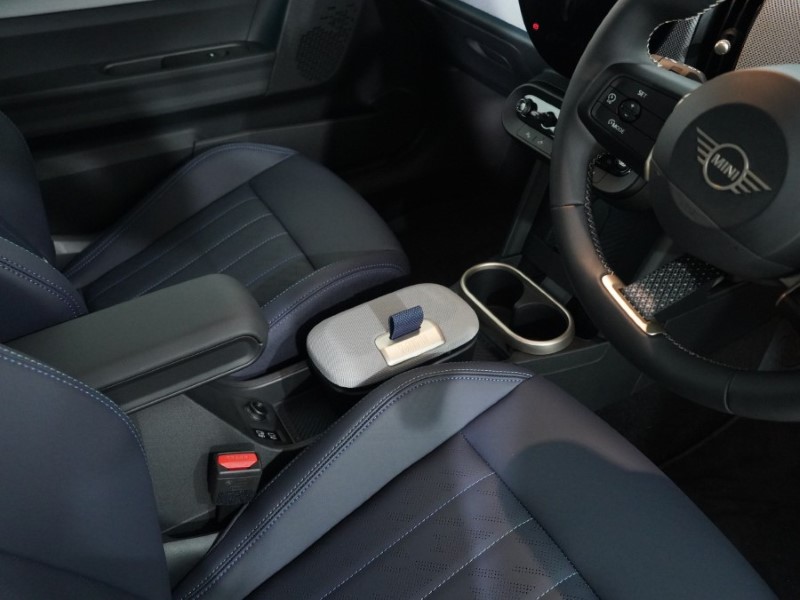2025 (25) MINI COOPER 1.5 C Exclusive 3dr Auto 5017319