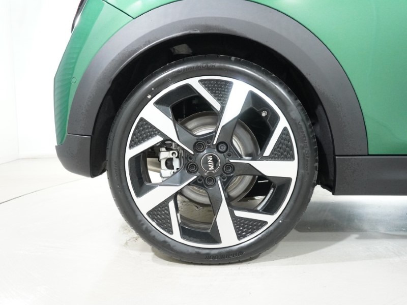 2025 (25) MINI COOPER 1.5 C Exclusive 3dr Auto 5017317