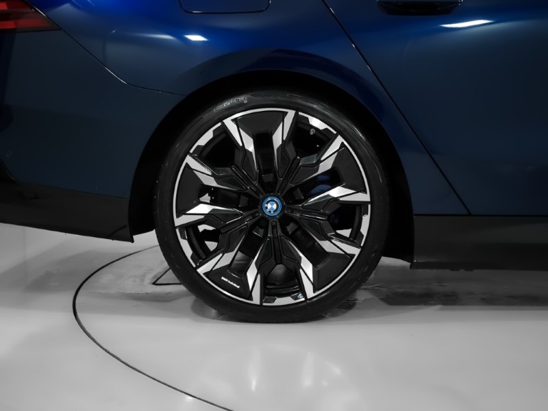 2024 (74) BMW 5 SERIES 530e M Sport Pro 4dr Auto 4518763