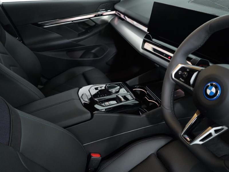 2025 (75) BMW I5 250kW eDrive40 M Sport 84kWh 4dr Auto 4772782