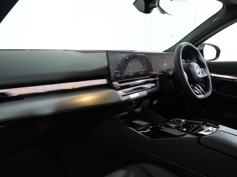 2025 (75) BMW I5 250kW eDrive40 M Sport 84kWh 4dr Auto 4928147