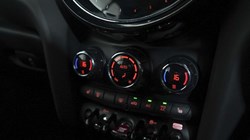 2022 (72) MINI CONVERTIBLE 1.5 Cooper Classic 2dr Auto 4562073