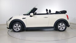 2022 (72) MINI CONVERTIBLE 1.5 Cooper Classic 2dr Auto 4562090