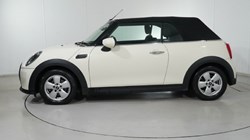 2022 (72) MINI CONVERTIBLE 1.5 Cooper Classic 2dr Auto 4562069