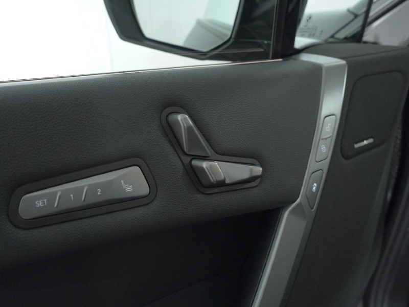 2025 (75) BMW iX 300kW xDrive45 M Sport 101kWh 5dr Auto 4920440