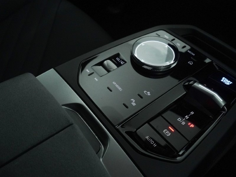 2025 (75) BMW iX 300kW xDrive45 M Sport 101kWh 5dr Auto 4920462