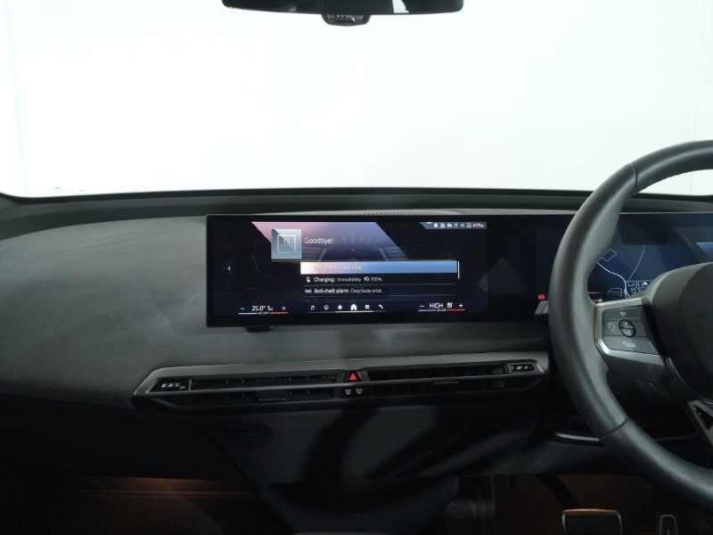 2025 (75) BMW iX 300kW xDrive45 M Sport 101kWh 5dr Auto 4920433