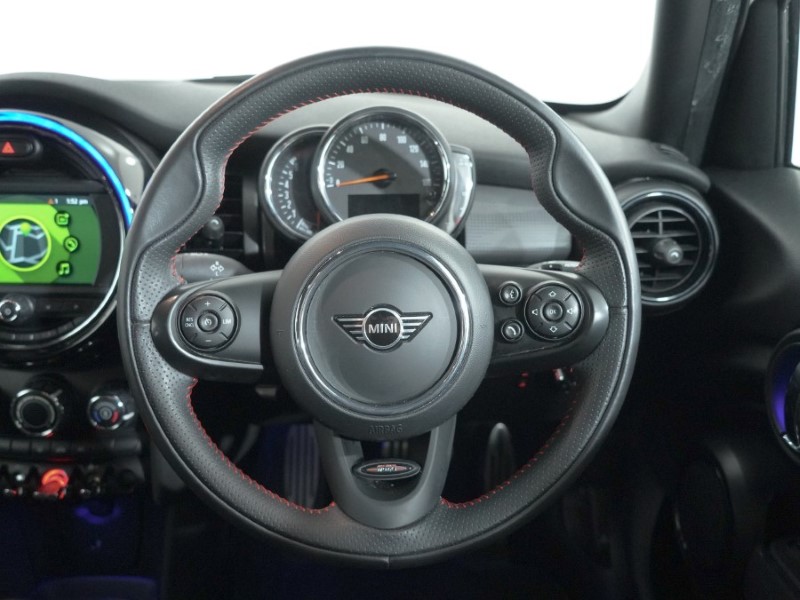 2020 (20) MINI HATCHBACK 1.5 Cooper Sport II 5dr Auto 4565445