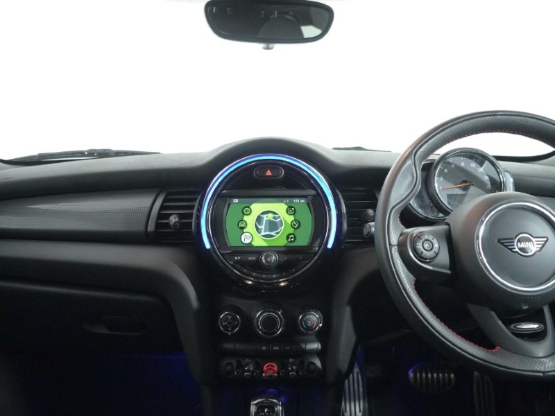 2020 (20) MINI HATCHBACK 1.5 Cooper Sport II 5dr Auto 4565444