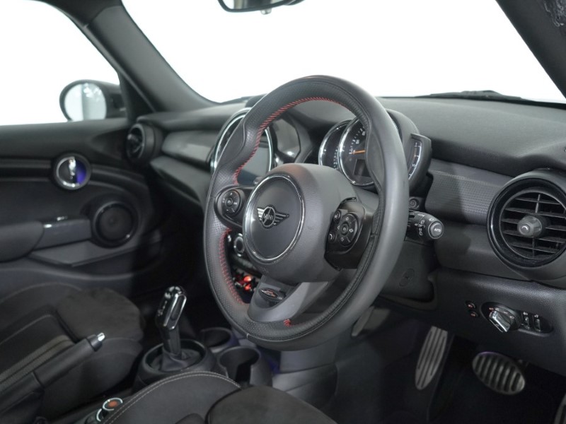 2020 (20) MINI HATCHBACK 1.5 Cooper Sport II 5dr Auto 4565434