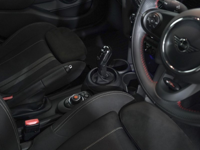 2020 (20) MINI HATCHBACK 1.5 Cooper Sport II 5dr Auto 4565435