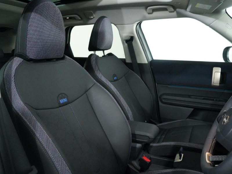 2025 (75) MINI COUNTRYMAN 150kW E Classic 66kWh 5dr Auto 5017251