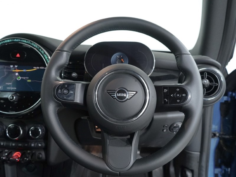 2022 (71) MINI CONVERTIBLE 1.5 Cooper Classic 2dr Auto 4610927