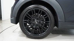 2021 (71) MINI HATCHBACK 1.5 Cooper Exclusive 3dr Auto 4619135