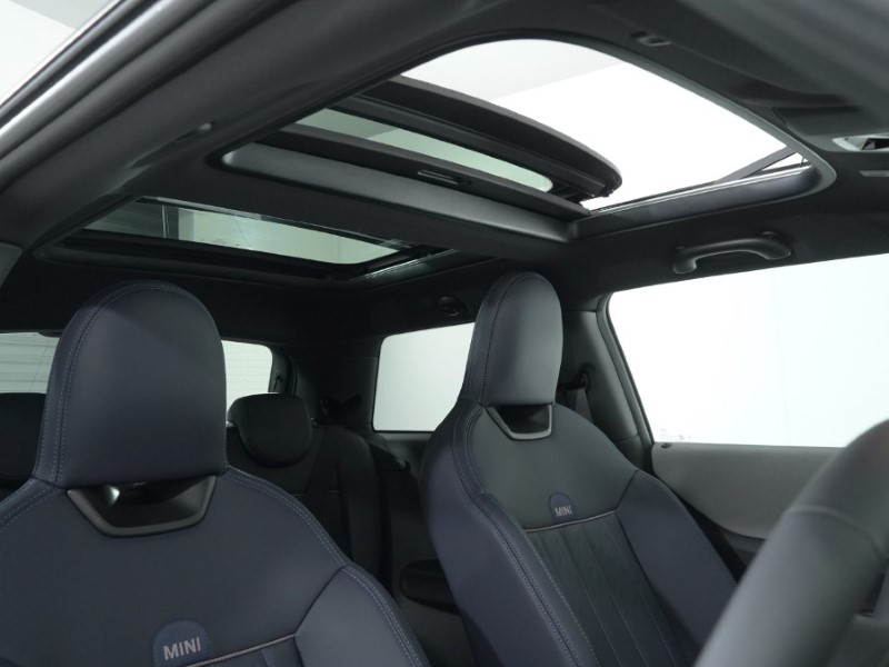 2025 (25) MINI COOPER 2.0 S Exclusive 3dr Auto 4685957