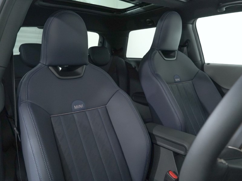 2025 (25) MINI COOPER 2.0 S Exclusive 3dr Auto 4685956