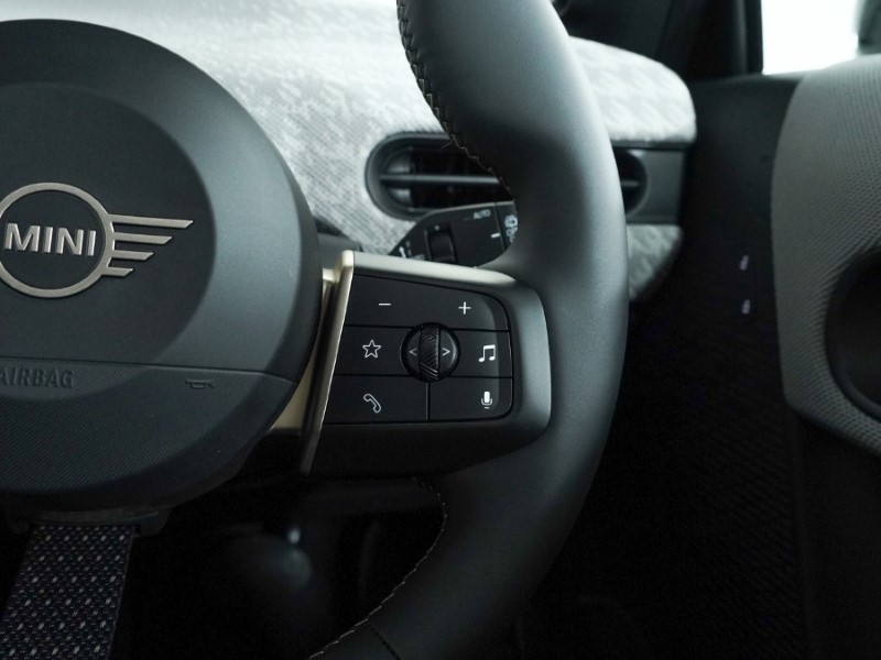 2025 (25) MINI COOPER 2.0 S Exclusive 3dr Auto 4685982