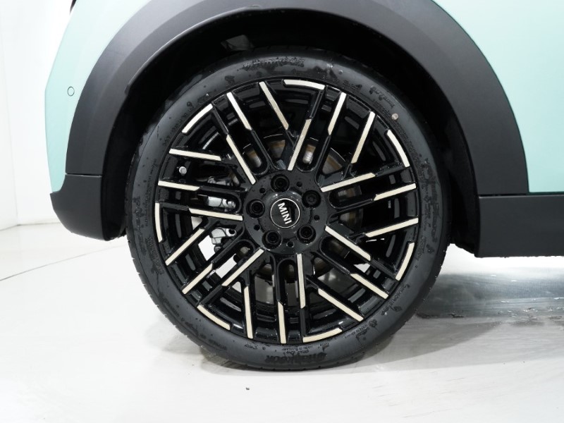 2025 (25) MINI COOPER 2.0 S Exclusive 3dr Auto 4685946