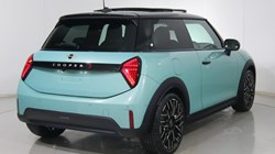 2025 (25) MINI COOPER 2.0 S Exclusive 3dr Auto 4685941