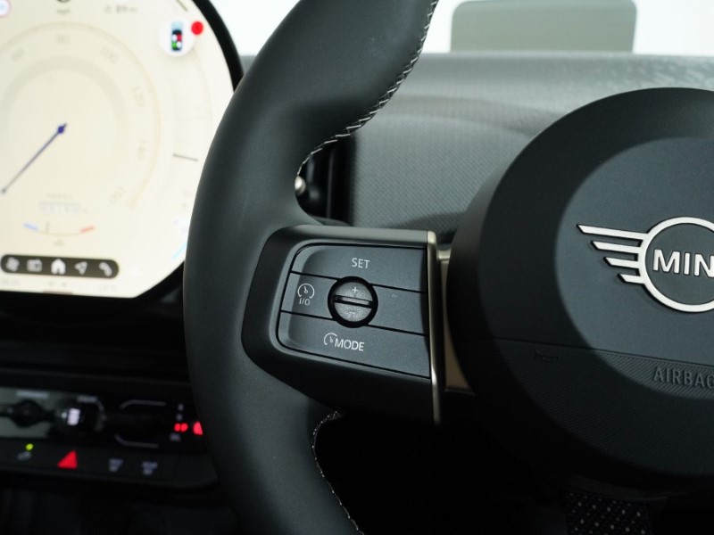 2025 (25) MINI COOPER 2.0 S Exclusive 3dr Auto 4685981