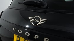 2025 (25) MINI COOPER 2.0 S Exclusive 3dr Auto 4699303