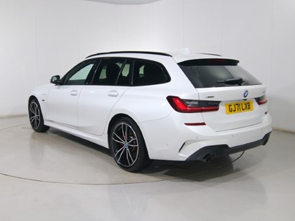 2021 (71) BMW 3 SERIES 330e xDrive M Sport 5dr Step Auto